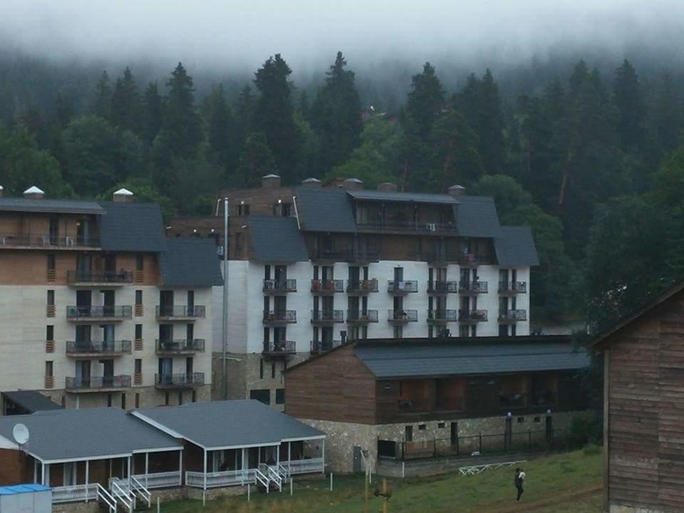 Hotel Mgzavrebi บาคูเรียนี ภายนอก รูปภาพ
